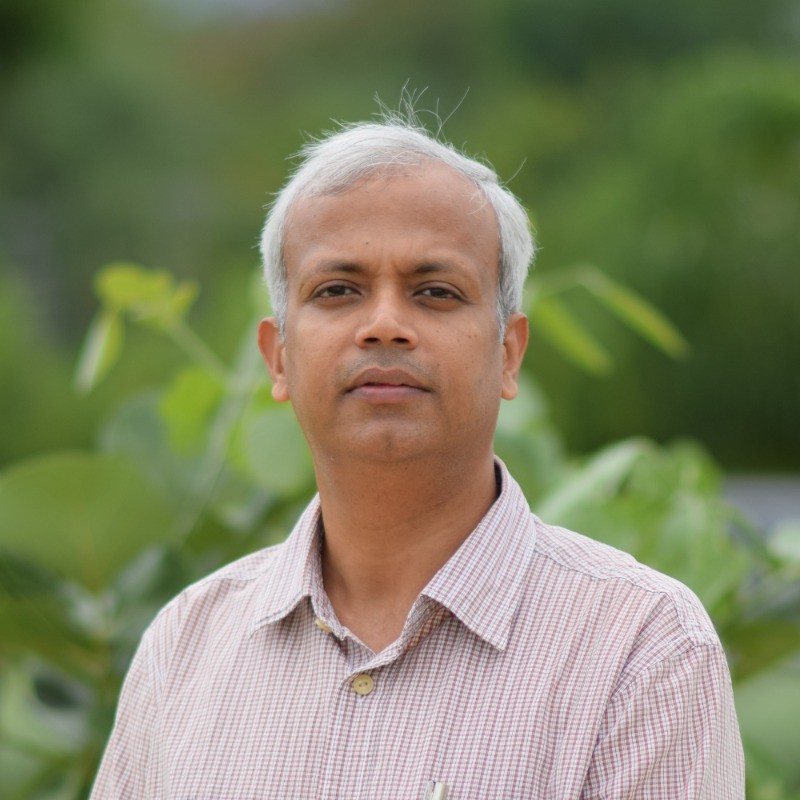 Prof. Raju Mukherjee visits IPBS as SSHN laureate